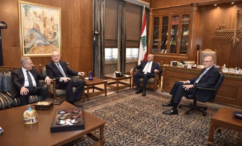 بري يتمسك بـ "الميكانيزم" كآلية لوقف الحرب في لقاء رؤساء الحكومات.