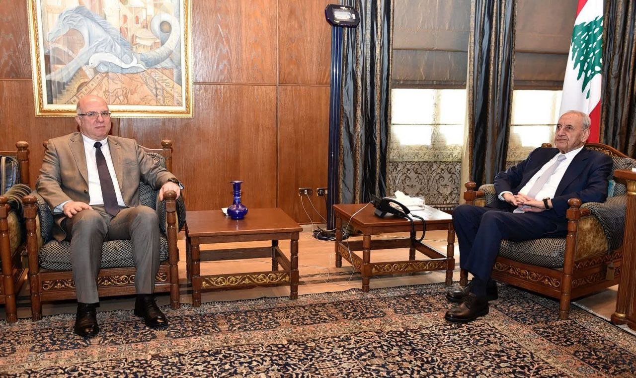 بري يتمسك بـ "الميكانيزم" كآلية لوقف الحرب في لقاء رؤساء الحكومات.