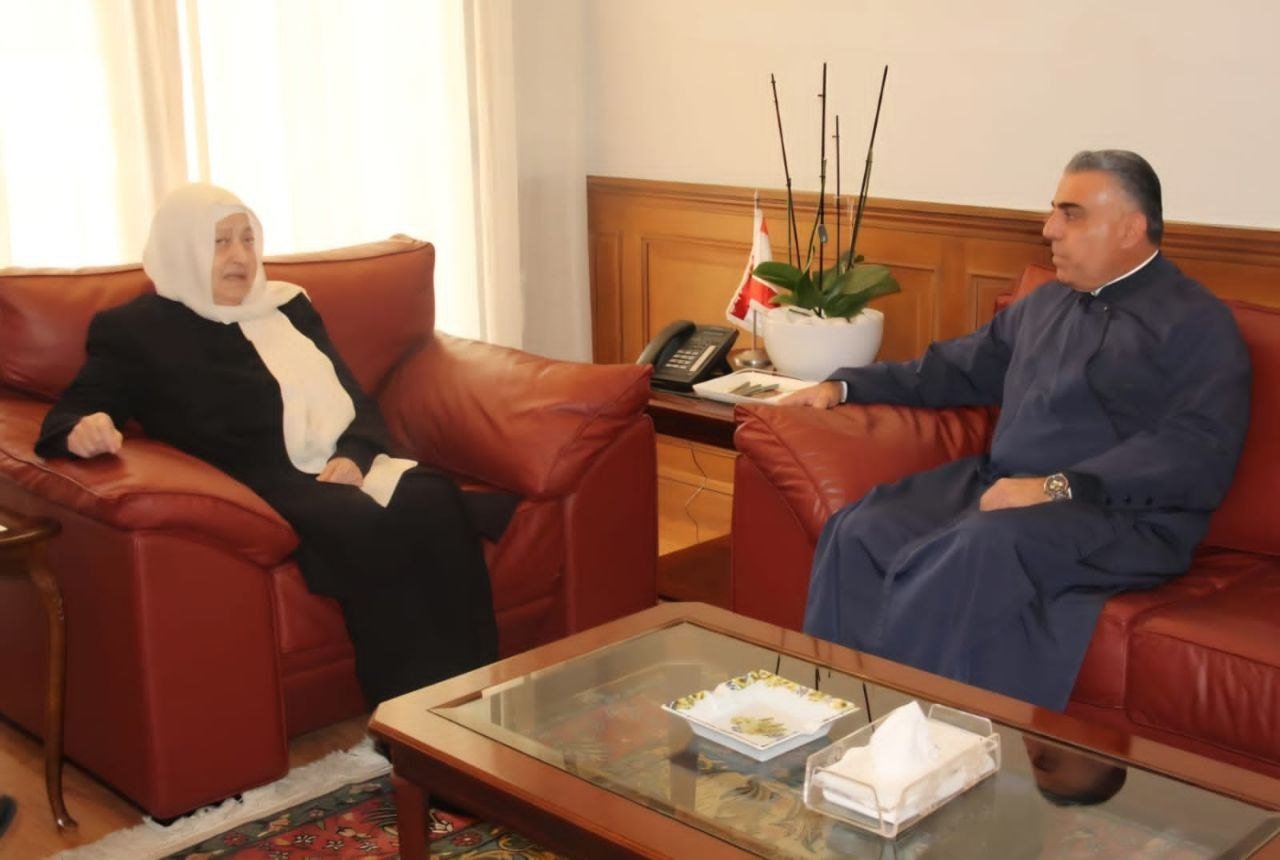 السيدة بهية الحريري تتفقد ثانوية الحاج بهاء الدين الحريري وتستقبل في دارتها الأب فرنسيس