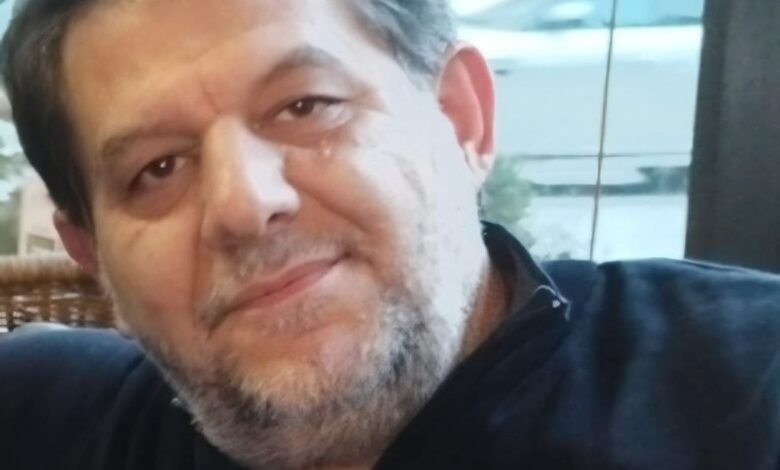 "سقوط الأسطورة: عندما تُصبح الإمبراطورية مجرد ذكرى".