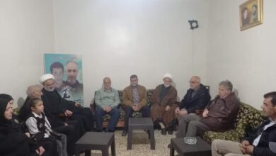 وفد من حزب الله في زيارة لعوائل الشهداء في بعلبك
