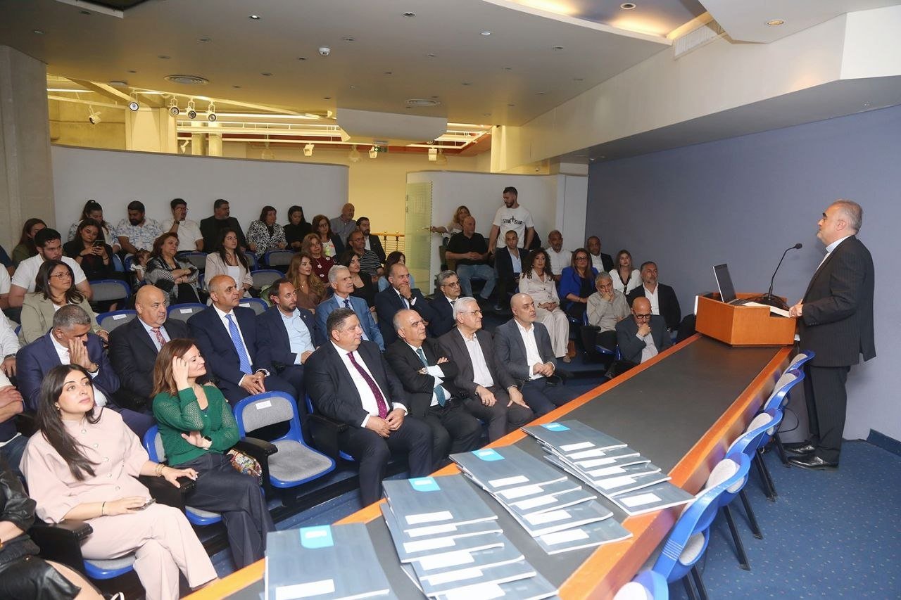 حفل توزيع شهادات الدبلوم المهني في الدراسات البلدية في جامعة سيدة اللويزة