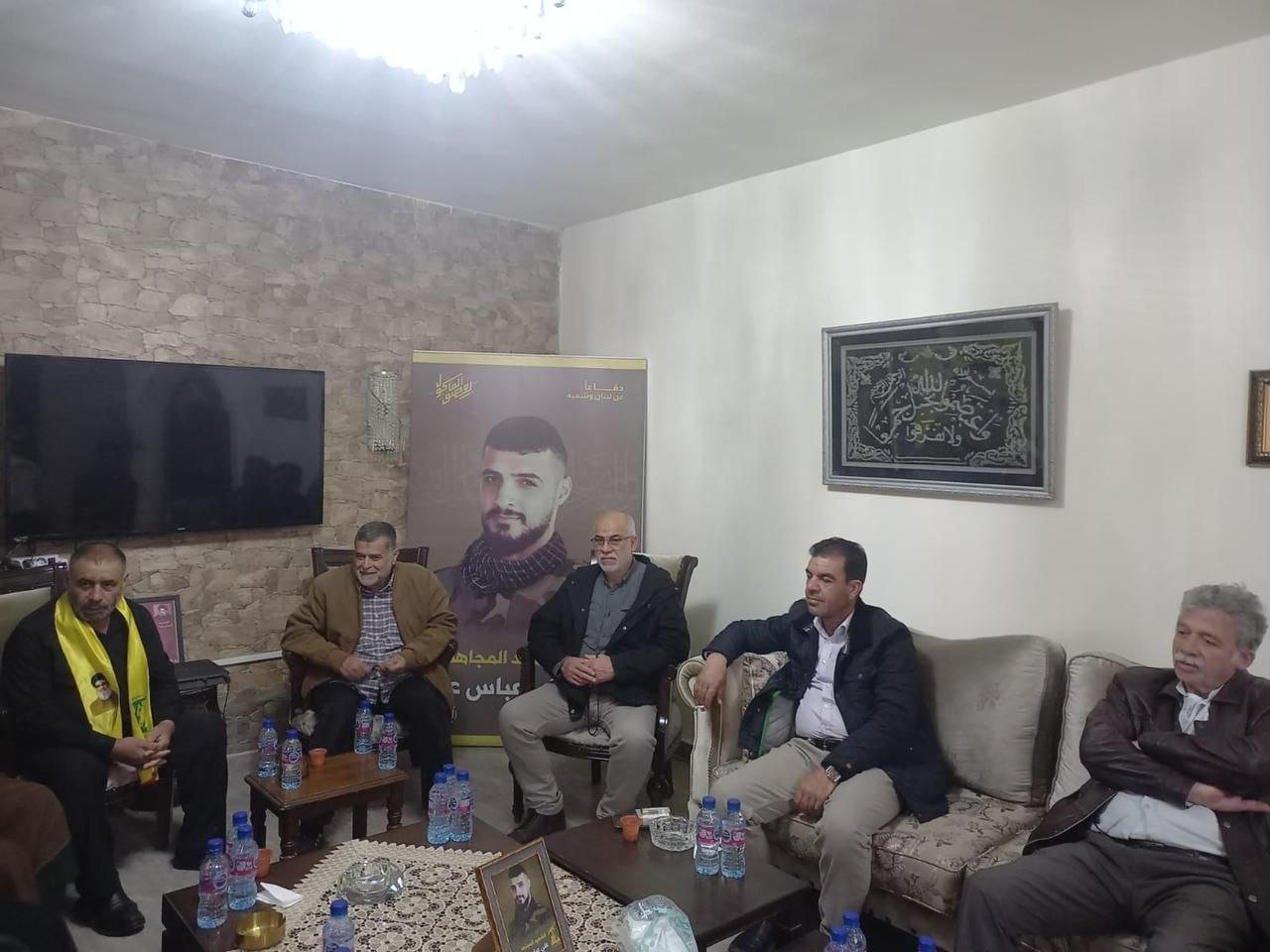 وفد من حزب الله في زيارة لعوائل الشهداء في بعلبك