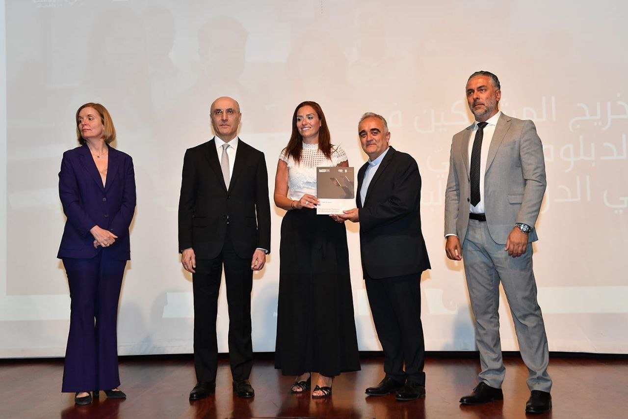 وزير الداخلية والبلديات يرعى حفل تخريج في جامعة سيدة اللويزة.