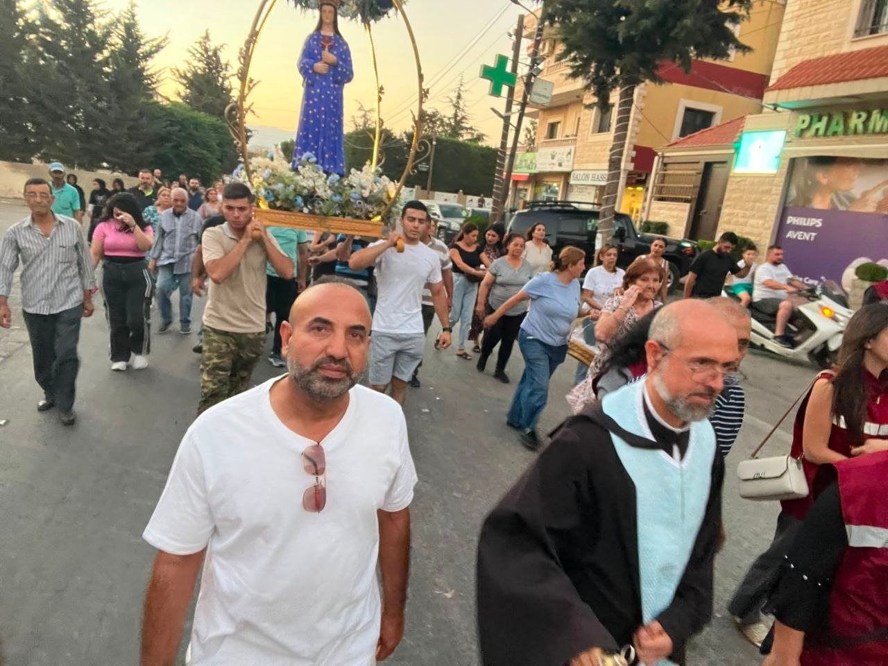 سيدة بشوات تتابع زيارتها لرعايا أبرشية بعلبك – دير الأحمر المارونية