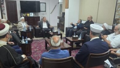 وفد من «اللقاء الوطني» يزور رئيس الاتحاد العالمي لعلماء المقاومة الشيخ ماهر حمود