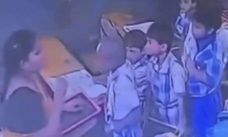 بالفيديو في الهند.. صفعة من معلمته تنهي حياة طفل عمره 6 سنوات
