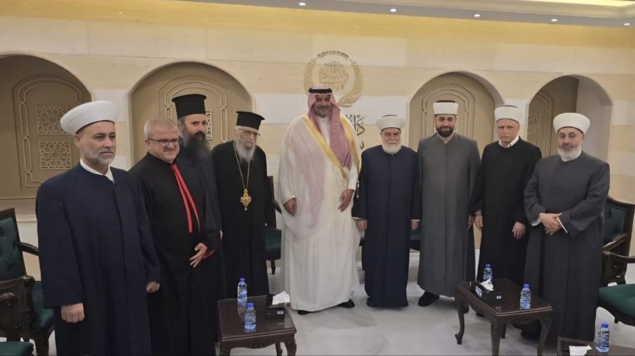 مفتي طرابلس يستقبل السفير السعودي... إشادة بدور المملكة وترحيب واسع من المصلّين