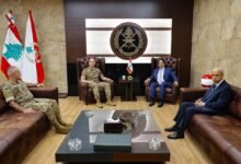 سفير لبنان في ماليزيا ماهر خير يرافقه اللواء الركن محمد خير يزور قائد الجيش العماد رودولف هيكل