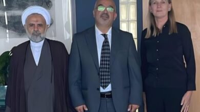 وفد من مكتب العلامة فضل الله يقدّم التعازي بوفاة الملك هارالد الخامس في السفارة النروجية