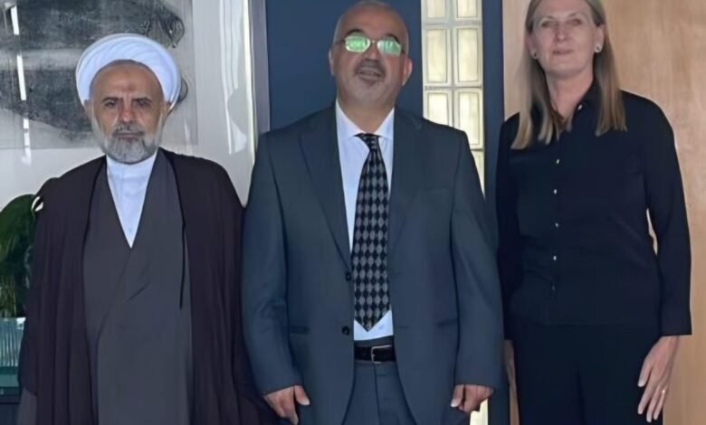 وفد من مكتب العلامة فضل الله يقدّم التعازي بوفاة الملك هارالد الخامس في السفارة النروجية
